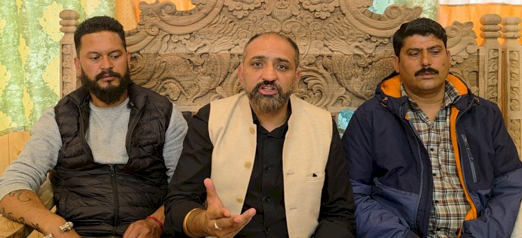 कांग्रेस के मंत्री जगत सिंह नेगी के बेटे विक्रम सिंह नेगी पर हुई एफआईआर, जलाया था नेता प्रतिपक्ष का पुतला
