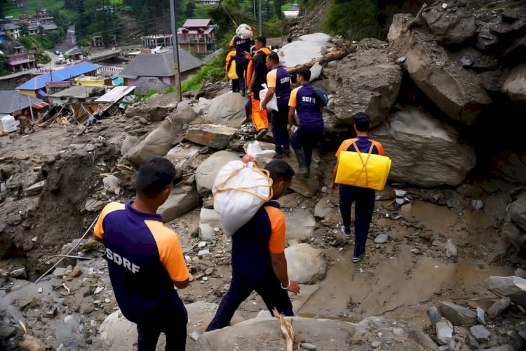 आपदा के बाद प्रभावित क्षेत्रों में पहुंचने वाले अग्रणी दलों में शामिल रहा एसडीआरएफ