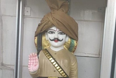 खदरी में बाबा सेवल सिंह की प्रतिमा स्थापित...भक्तों पर आशीर्वाद बरसा..
