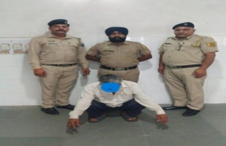 ....पकड़े 2500 हजार नशीले कैप्सूल यहां पुलिस को मिली बड़ी कामयाबी आरोपी दबोचा...
