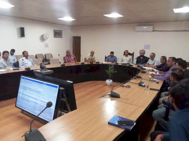एम्स बिलासपुर से जुड़े लंबित विषयों पर उच्च स्तरीय समीक्षा बैठक आयोजित