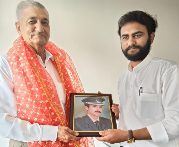 कारगिल विजय दिवस पर कैप्टन अमोल कालिया के पिता  को  किया सम्मानित- ग