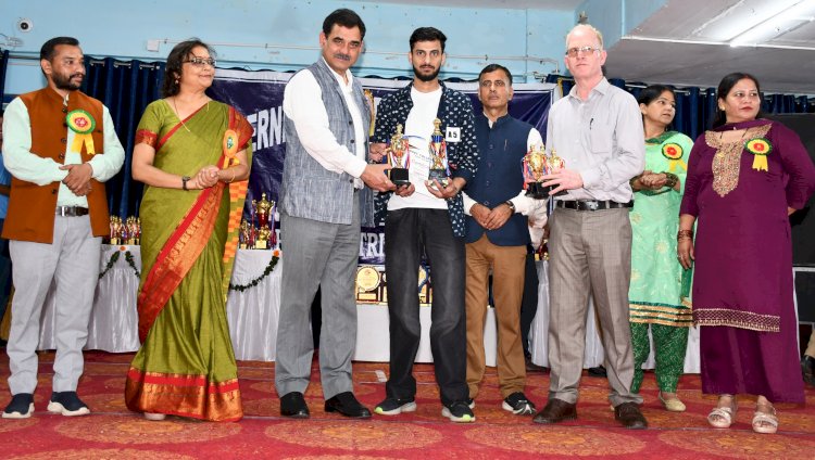 राजकीय आदर्श महाविद्यालय अर्की का पारितोषिक वितरण समारोह आयोजित