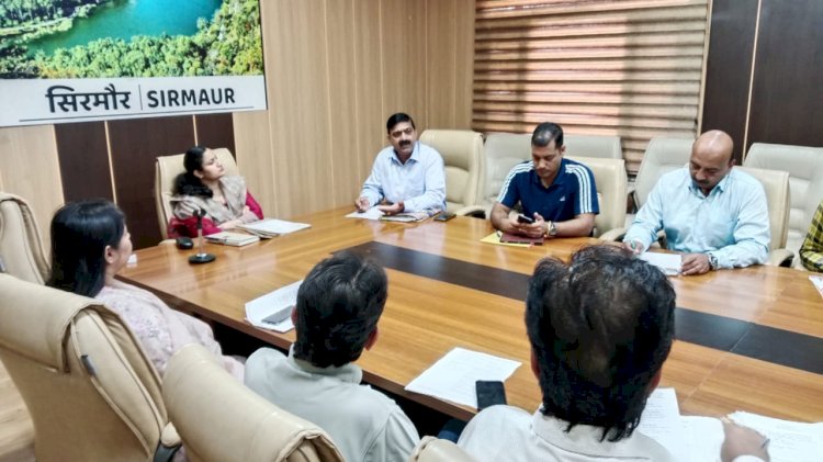 उपायुक्त की अध्यक्षता में जिला खाद्य सुरक्षा समिति की बैठक हुई आयोजित, फूड सैंपलिंग तेज करने के दिए निर्देश