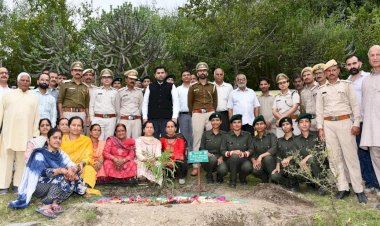 पर्यावरण की रक्षा के लिए पौधरोपण आवश्यक - आर. मेहुल शर्मा