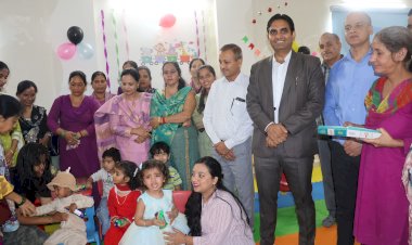 महिला कर्मचारियों के लिए राहत: डीसी ने मिनी सचिवालय धर्मशाला में किया क्रेच एवं स्तनपान केंद्र का शुभारंभ