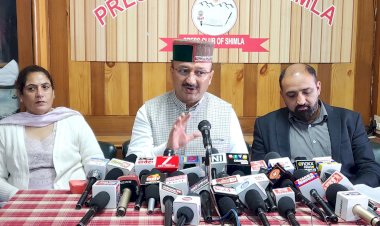 सुक्खू सरकार में करिश्में, मोटर साइकिल पर ढोई गई टनों एक हिसाब से रेता बजरी : भाजपा