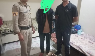 शिलाई बाजार में किराए के मकान से 10 बोतल देसी शराब के साथ आरोपी धरा..