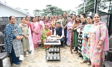 नेता प्रतिपक्ष जयराम ठाकुर ने आधिकारिक निवास पर मनाया रक्षाबंधन का पर्व