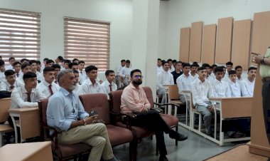 रैगिंग रोकने के लिए बनाया गया है बहुत ही कड़ा कानून: अभिषेक गर्ग