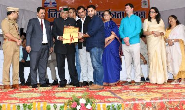 डॉ. शांडिल ने उत्कृष्ट कार्य के लिए विभूतियों को किया सम्मानित