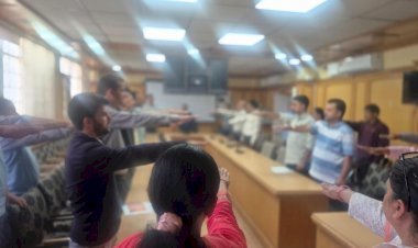 स्वर्गीय राजीव गांधी की जयंती पर उपायुक्त किन्नौर ने शपथ दिलाई