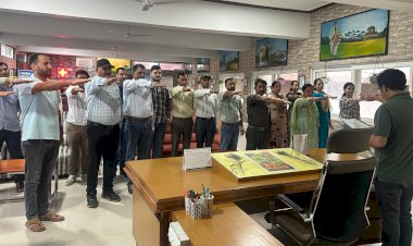 सदभावना दिवस पर अधिकारियों-कर्मचारियों ने ली शपथ