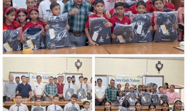 रोटरी क्लब नाहन ने 100 छात्रों को स्कुल बैग वितरित किए: एसडीएम ने कार्यक्रम में शिरकत की...