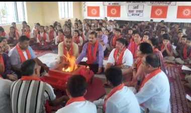 श्रावणी  उपकर्म के समापन समारोह  पर यज्ञ का आयोजन, पौधारोपण करके दिया पर्यावरण का संदेश