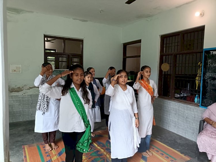 स्वतंत्रता दिवस की पूर्व संध्या पर मात्रा देवी पब्लिक स्कूल में रंगारंग सांस्कृतिक कार्यक्रम आयोजित