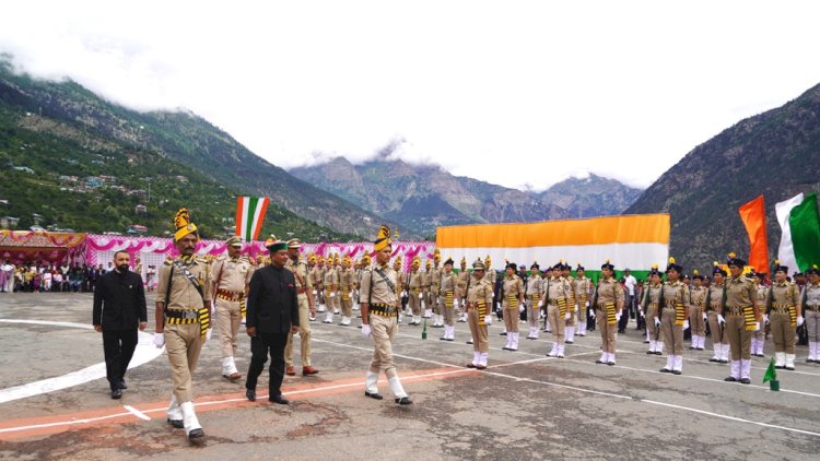 किन्नौर जिला के आई.टी.बी.पी ग्राउंड में हर्षाेल्लास के साथ मनाया गया 79 वां जिला स्तरीय स्वतंत्रता दिवस समारोह