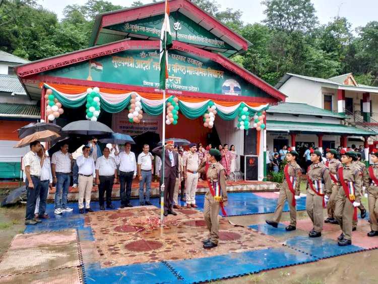 स्वतंत्रता दिवस पर भोरंज में एसडीएम ने फहराया तिरंगा