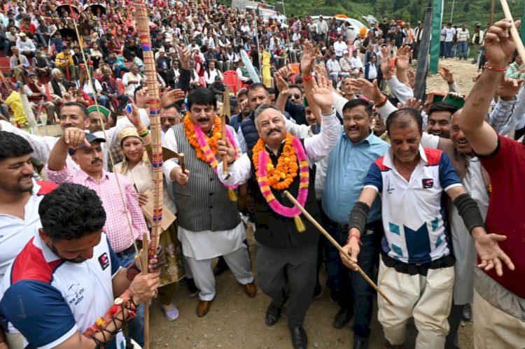 शिक्षा मंत्री ने बगैन स्कूल के निर्माणाधीन भवन का किया निरीक्षण