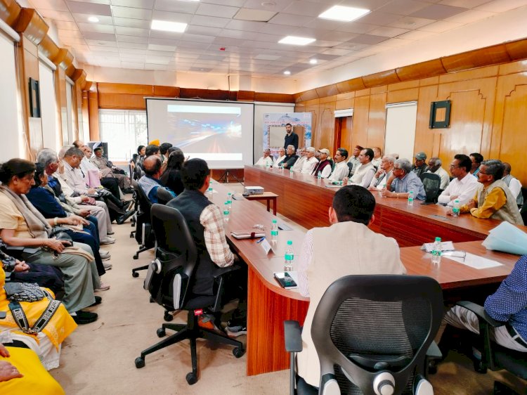 राष्ट्रीय वरिष्ठ नागरिक दिवस पर पेंशनभोगियों के लिए वित्तीय जागरूकता और स्वास्थ्य जांच शिविर आयोजित