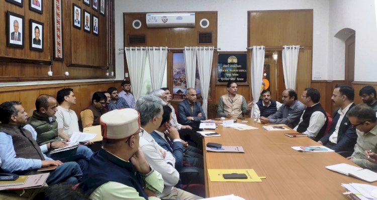 मुख्य सचिव ने आपदा प्रभावित क्षेत्रों में राहत और पुनर्वास कार्यों की समीक्षा की