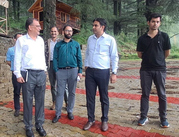 डीसी ने मैकलोडगंज तथा धर्मकोट में बारिश से हुए नुक्सान का लिया जायजा