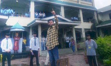 एबीवीपी ने महाविद्यालय में SFI के खिलाफ किया धरना प्रदर्शन