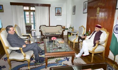 मुख्यमंत्री ने राज्यपाल से शिष्टाचार भेंट की