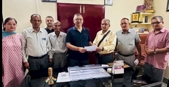विधायक अजय सोलंकी से मिला पंचायत कौलांवाला भुड का प्रतिनिधिमंडल भारी बारिश से कृषि भूमि कटाव के नुकसान की भरपाई की गुहार लगाई...