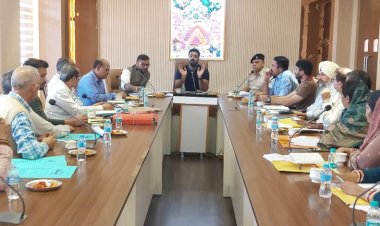 उपायुक्त की अध्यक्षता में माता श्री चिंतपूर्णी मंदिर ट्रस्ट की बैठक संपन्न, श्रद्धालुओं की सुविधाओं को सुदृढ़ और बेहतर बनाने पर हुई चर्चा