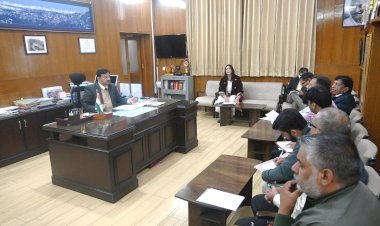 निर्माण कार्यों के दौरान जन सुविधाओं को न हो नुकसान - उपायुक्त