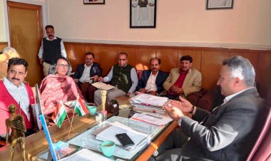 शिक्षा मंत्री ने भर्ती और मरम्मत कार्यों में तेजी लाने के निर्देश दिए