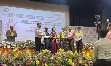 सेवानिवृत्त उपमंडल आयुर्वेद अधिकारी  डॉ. मन्जू शर्मा..विभागाध्यक्ष कायचिकित्सा प्रोफेसर डॉ. सुनील ठाकुर नई दिल्ली में सम्मानित..