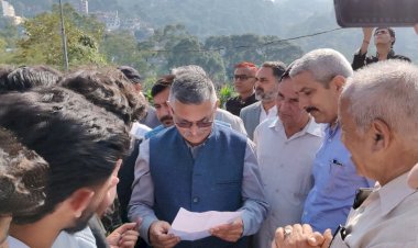 एबीवीपी ने विधायक अजय सोलंकी को महाविद्यालय नाहन में विभिन्न अनियमितताओं और समस्याओं को लेकर सौंपा ज्ञापन