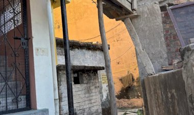 हैरानी: निर्माण के लिए 8 महीनों से पैदल रास्ते के  बीच खड़ी कर दी स्पोर्ट, नप का नोटिस भी काम नही आया..