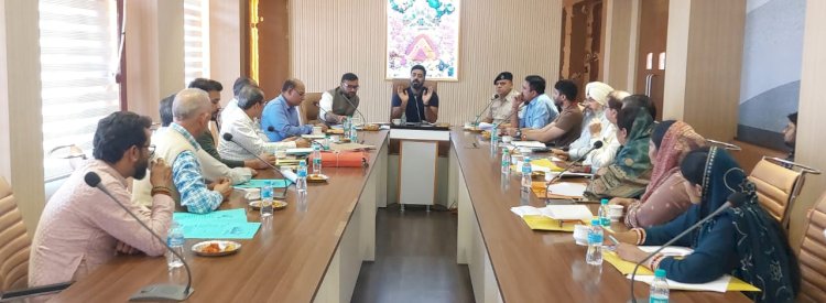 उपायुक्त की अध्यक्षता में माता श्री चिंतपूर्णी मंदिर ट्रस्ट की बैठक संपन्न, श्रद्धालुओं की सुविधाओं को सुदृढ़ और बेहतर बनाने पर हुई चर्चा