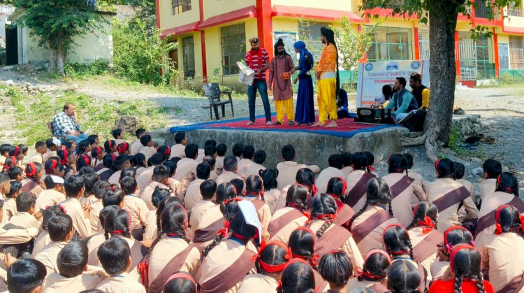 भूकम्प के दौरान झुको, ढ़को और पकड़ो की नीति को अपनाए, कलाकारों ने आपदा के लिए किया जागरूक