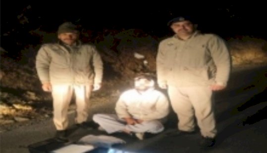 नाहन:हरीपुरधार में पैदल चल रहे व्यक्ति से 767 ग्राम चरस ,पच्छाद में चाय बेचने वाले से 10 बोतलें पकड़ीं आरोपी धरे....