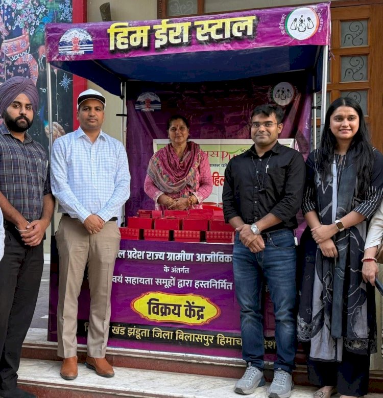 जिला प्रशासन की पहल, दीपावली पर स्वयं सहायता समूहों की महिलाओं ने व्यास प्योर गिफ्ट बॉक्स से कमाई में हासिल किया सफलता का नया मुकाम