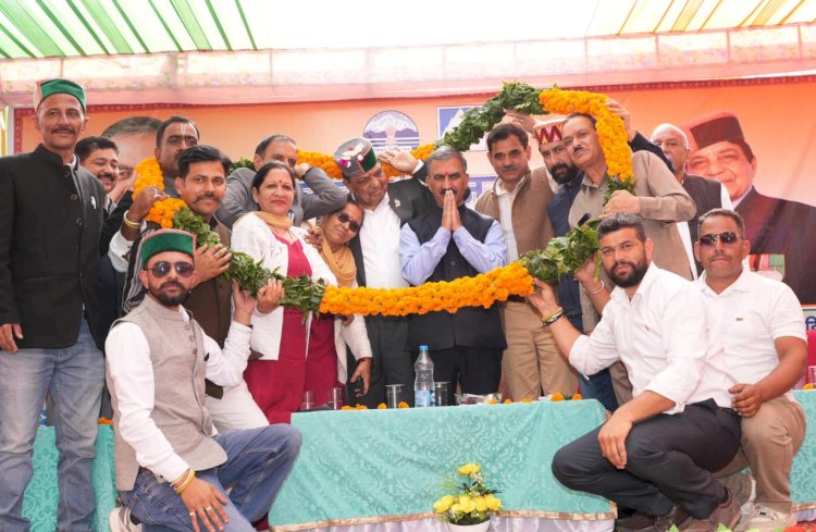 सीबीएसई स्कूलों के अध्यापकों का बनेगा अलग कैडरः मुख्यमंत्री