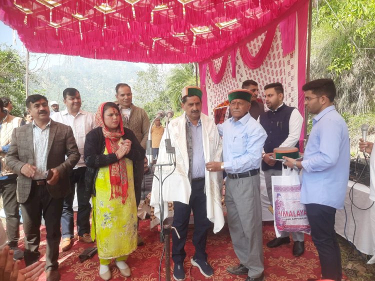 धारकंडी क्षेत्र के सड़क नेटवर्क को सुदृढ़ करने पर खर्च होंगे 7.5 करोड़ रुपये:  केवल सिंह पठानिया