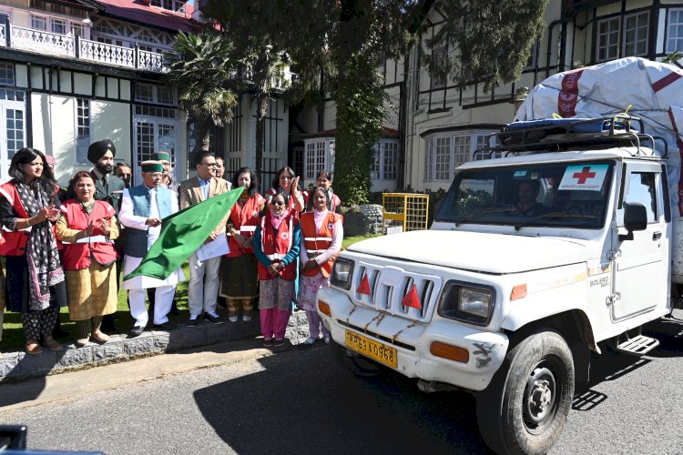 राज्यपाल ने कुल्लू और चंबा ज़िलों के आपदा प्रभावितों के लिए राहत सामग्री रवाना की