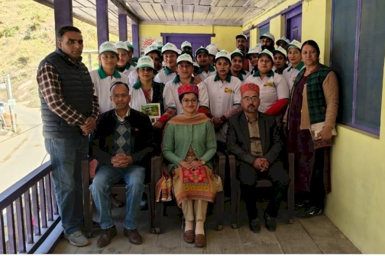 जिला प्रशासन मंडी की अनूठी पहल, मधु मांडव के तहत सराज क्षेत्र में मधुमक्खी पालन प्रशिक्षण आरंभ