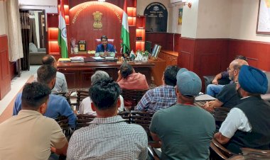 नगर निगम आयुक्त ने स्थानीय वास्तुकारों के साथ की बैठक, भवन नक्शा अनुमोदन प्रक्रिया अब होगी और सरल व पारदर्शी