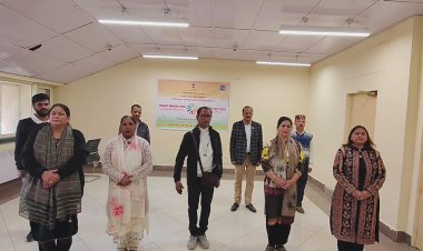 वंदे मातरम गीत के 150 वर्ष पूरे होने पर पीआईबी सहित केंद्रीय कार्यालयों में सामूहिक गायन