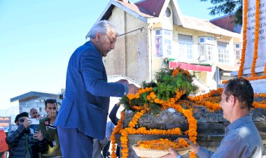 पुष्पांजलि अर्पित कर मनाई लाला लाजपत राय की पुण्यतिथि