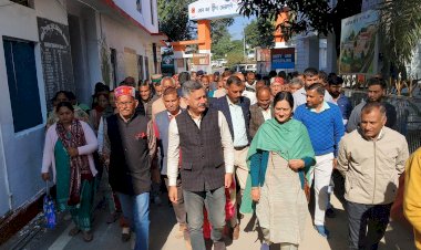 इंदिरा गांधी जयंती पर नगर एवं ग्राम नियोजन मंत्री ने भराड़ी स्कूल में दी श्रद्धांजलि, बेटियों के सशक्तिकरण पर दिया बल