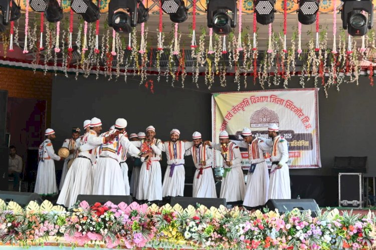 रेणुका मेले में हुई बुडाह लोकनृत्य दल की प्रतियोगिता में पारंपरिक बुडाह लोकनृत्य दल हानत घाटों प्रथम स्थान पर रही