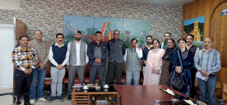 प्रकाश करड़ ने हमीरपुर में की लघु बचत योजनाओं की समीक्षा