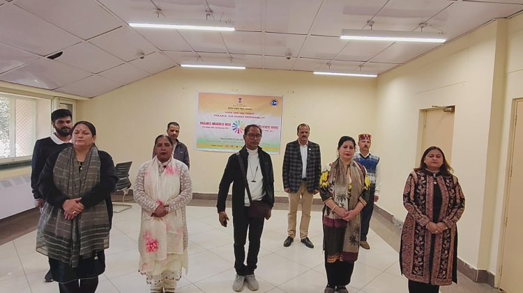 वंदे मातरम गीत के 150 वर्ष पूरे होने पर पीआईबी सहित केंद्रीय कार्यालयों में सामूहिक गायन